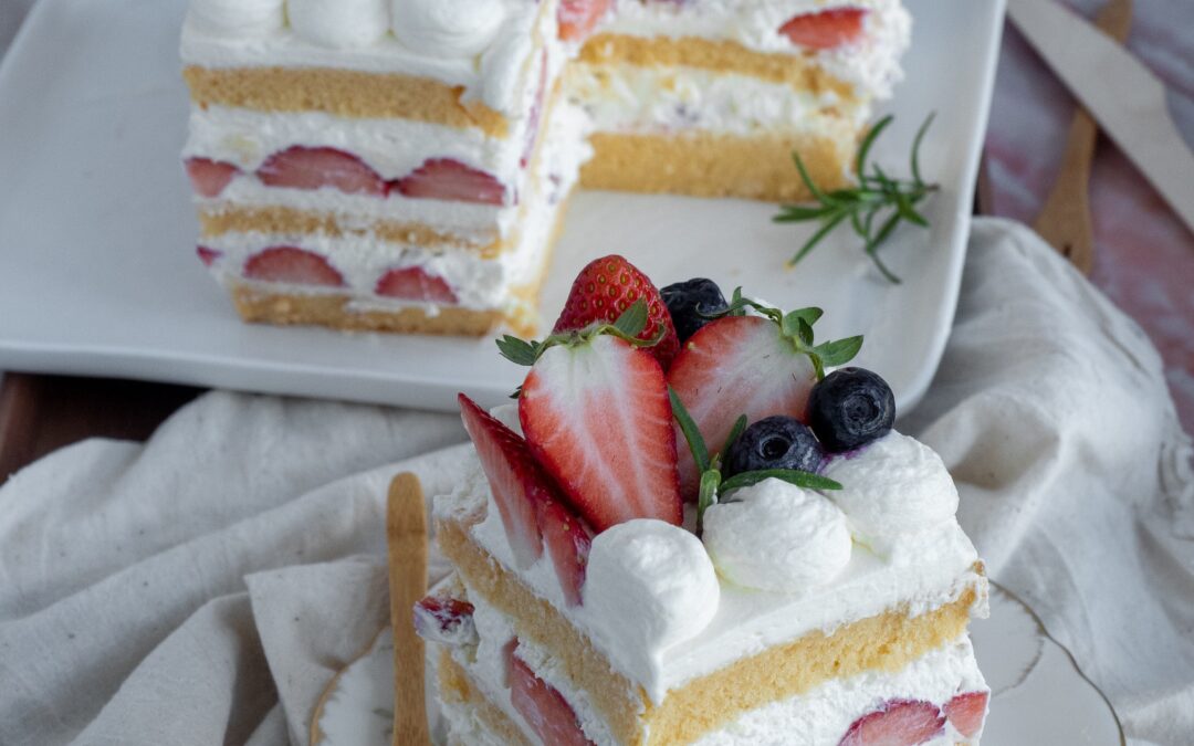 How to Make a Japanese Cake Without Using an Oven: No-Bake Strawberry Shortcake